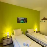 Sportland & Outdoor-center Hotell