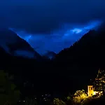 Sportland & Outdoor-center Hotell Huben (Lienz)