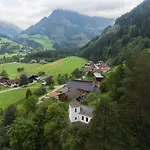 Sportland & Outdoor-center Hotell 2*