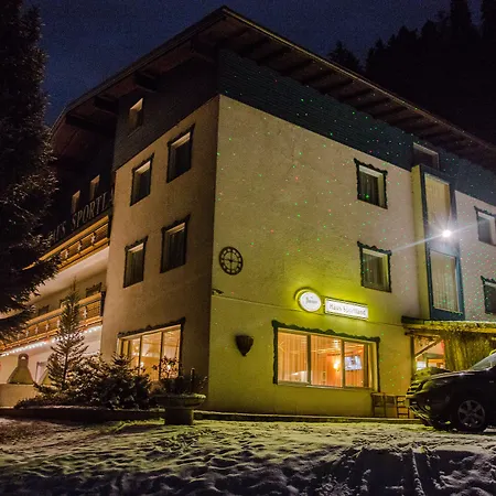 Sportland & Outdoor-center Hotel 2*