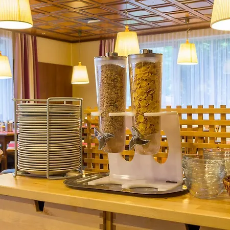 Sportland & Outdoor-center 2*