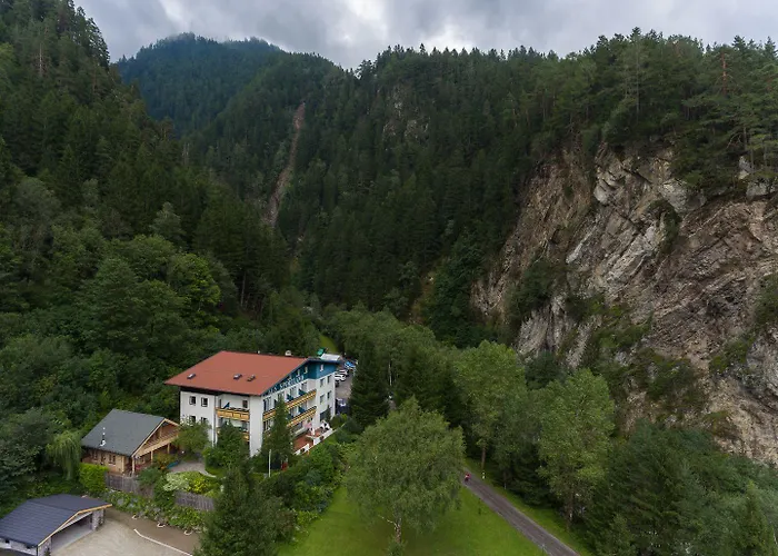 Sportland & Outdoor-center Hotel