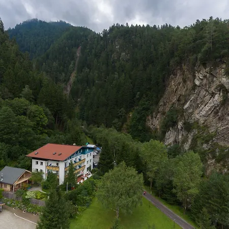 Sportland & Outdoor-center Hotel